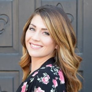 Meet your Posher, Cassandra